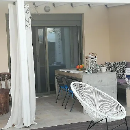 Iris Case de vacanță Paralía